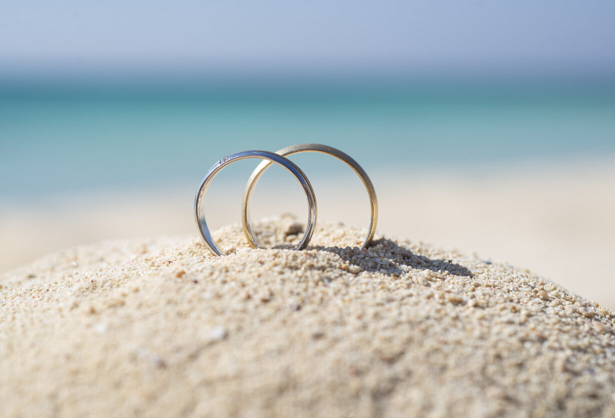 Mariage estival : et si vous vous disiez « oui » en bord de plage