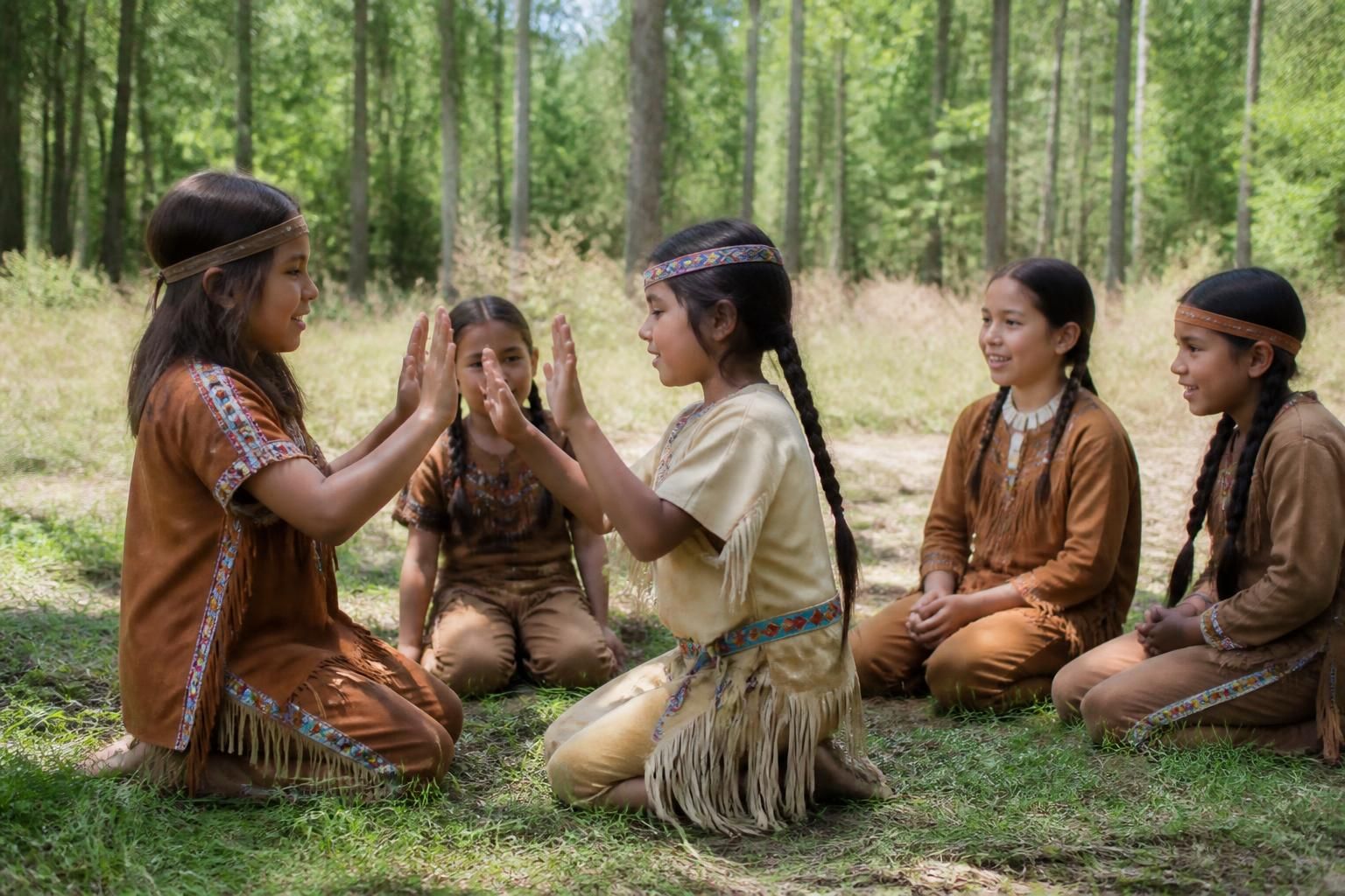 découvrez comment les jeux traditionnels des indiens renforcent les liens communautaires et favorisent la cohésion sociale à travers le partage et la collaboration.