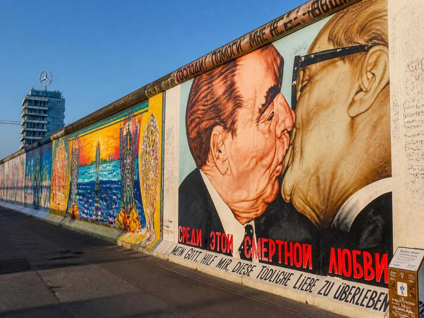 découvrez les trésors incontournables de berlin, allemagne : histoire, culture, monuments et lieux secrets à explorer lors de votre voyage.