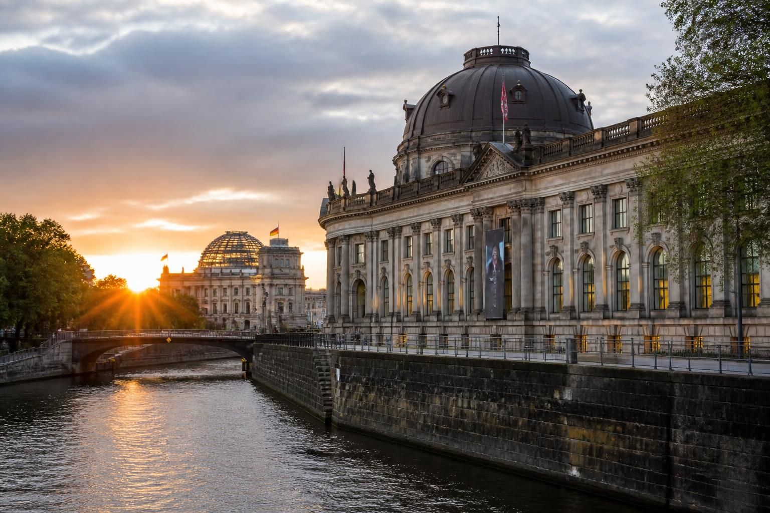 découvrez les trésors incontournables de berlin en allemagne, entre histoire, culture et lieux insolites à ne pas manquer lors de votre visite.
