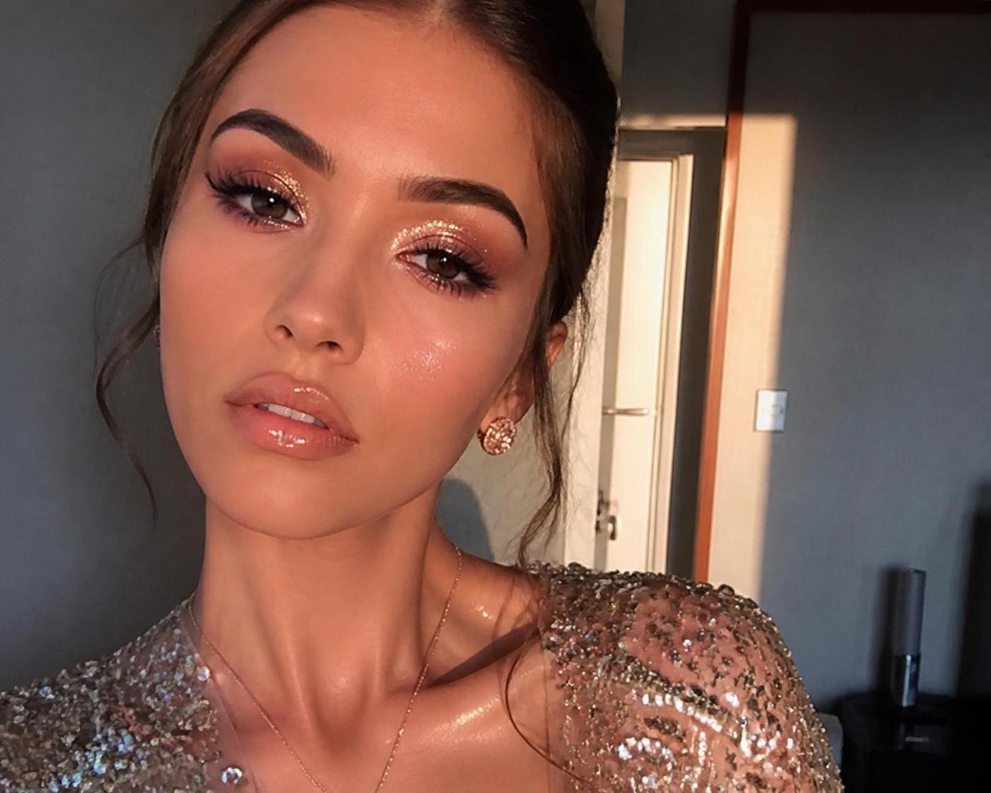 découvrez comment intégrer des paillettes dans votre vie quotidienne pour ajouter une touche de brillance et de fantaisie à votre style et votre décoration.