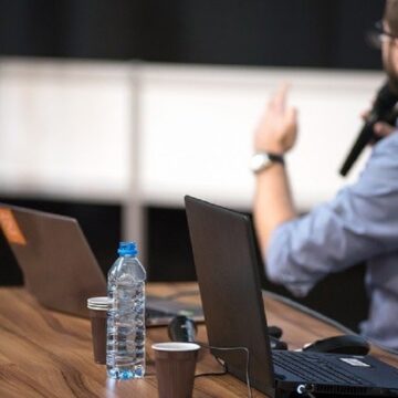 Louer une salle de conférence : les pièges à éviter