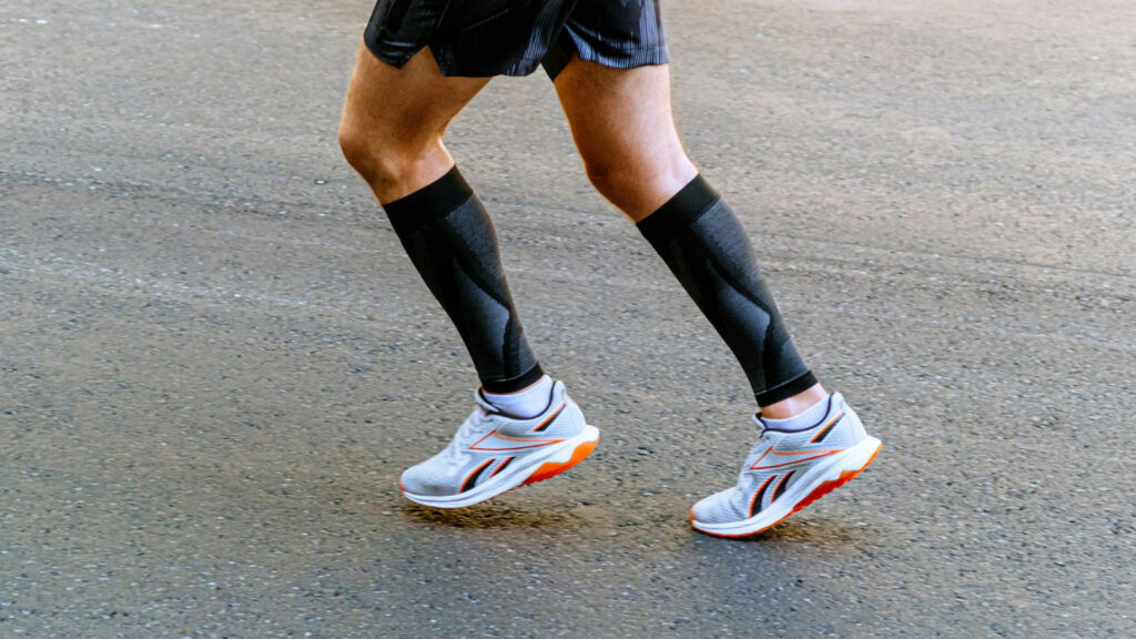 Comment choisir un manchon de compression pour jambes, mollets ou bras ?