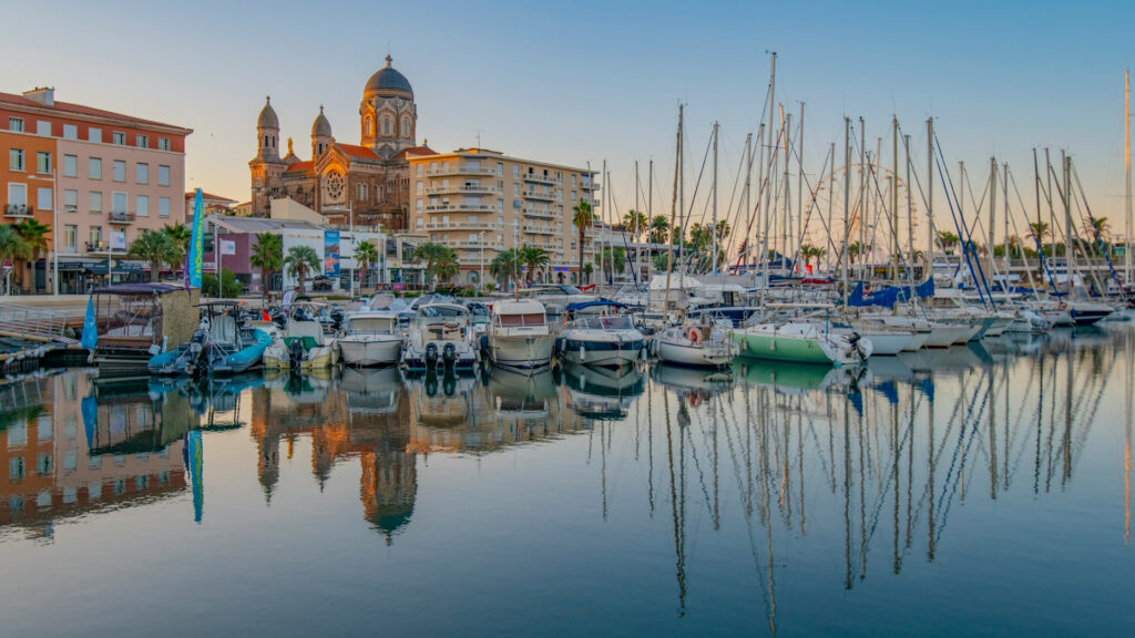 Randonnées sur la presqu’île de Saint-Raphaël : à la découverte des calanques de l’Esterel